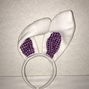 Ears Bonnie, flexible ears.